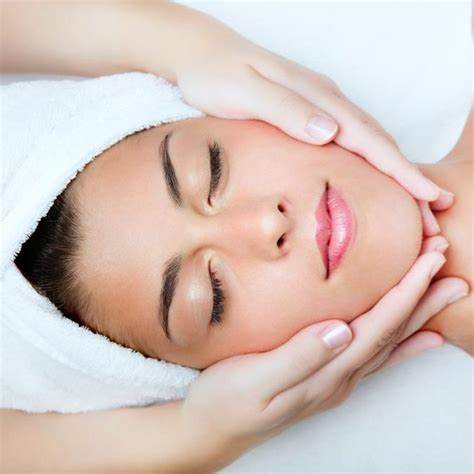 Nama Fiji Moisture Infusion Facial